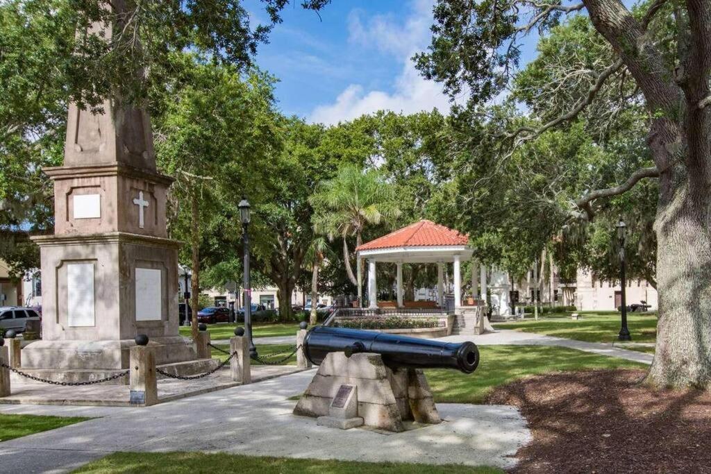 Cozy Quiet St Augustine Private Condo - 2Bed, 1 Bath, Sleeps 6, Steps To Historic St Augustine Center & All Tourist Attractions, Restaurants, Cafes, Backyard, Porch St. Augustine Εξωτερικό φωτογραφία