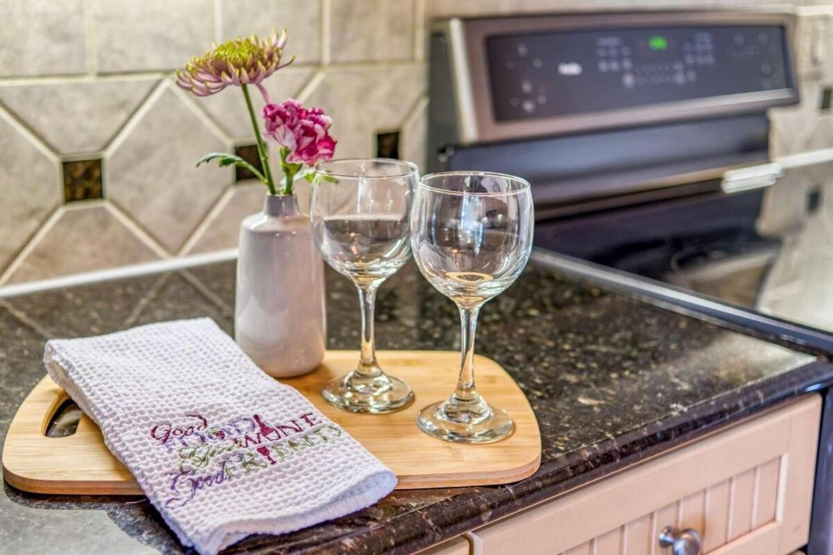 Cozy Quiet St Augustine Private Condo - 2Bed, 1 Bath, Sleeps 6, Steps To Historic St Augustine Center & All Tourist Attractions, Restaurants, Cafes, Backyard, Porch St. Augustine Εξωτερικό φωτογραφία